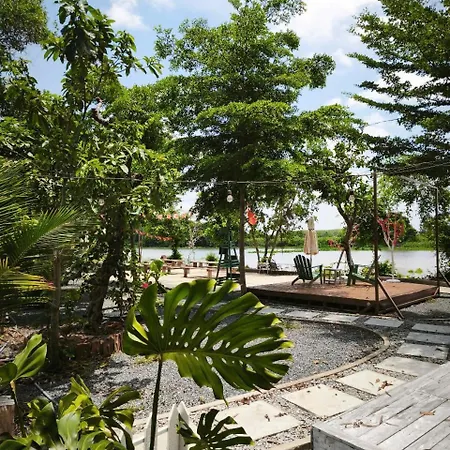 Cam Trai Trong Ngay View Song - Homestay Me Khang 2
